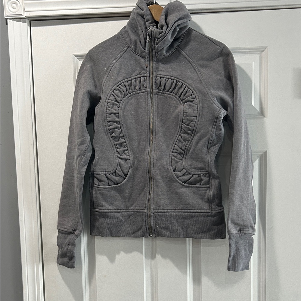 ✨✨🌟💫 Vintage! Lululemon athletica Gray Bomber Jacket/sweatshirt. Size 8